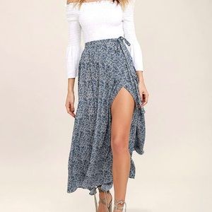 Lulus never worn XS midi skirt